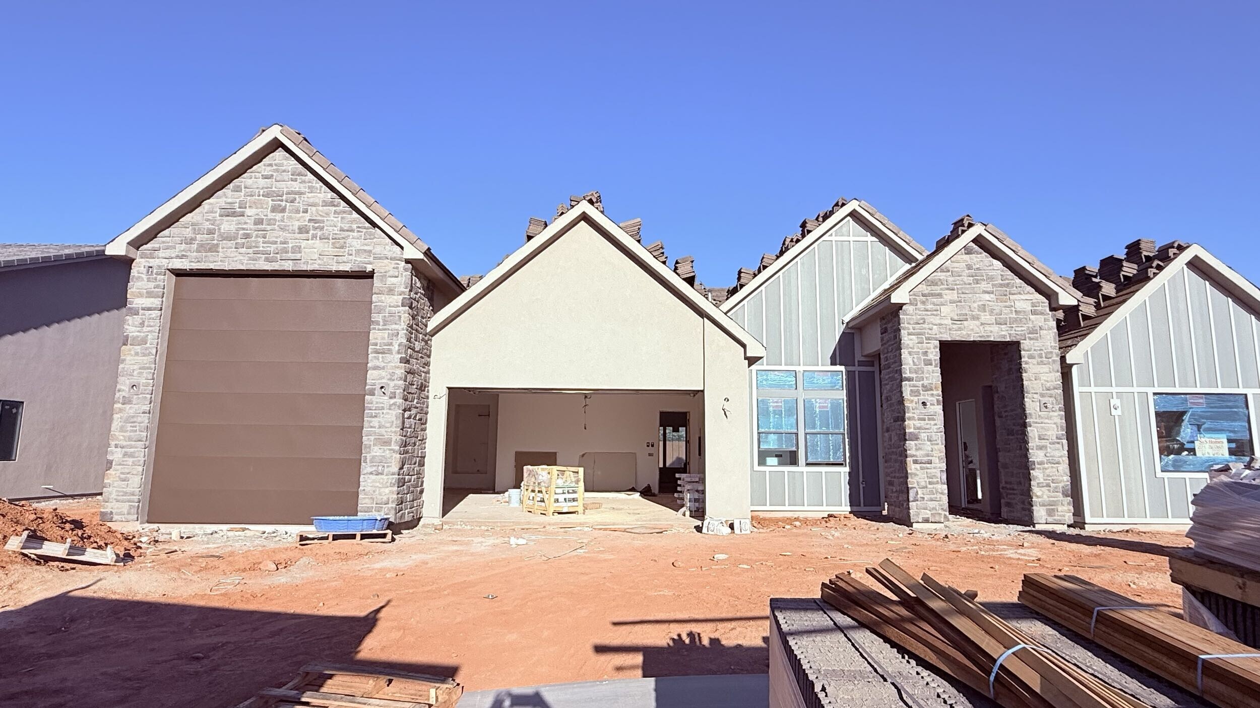 61 North 640th West